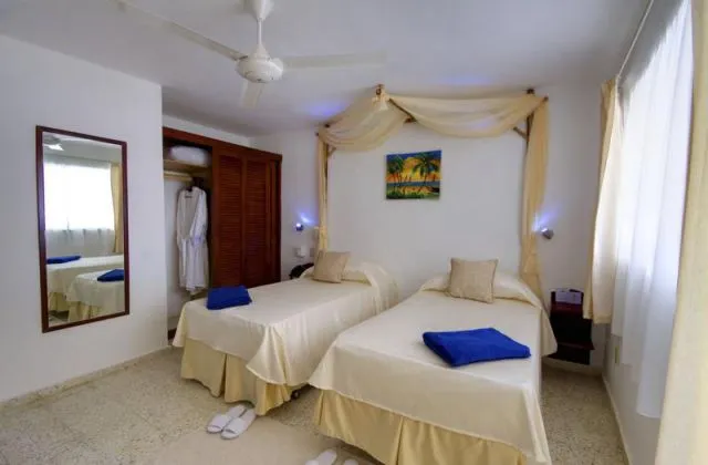 Hotel Playa Esmeralda Beach Resort habitacion lujo